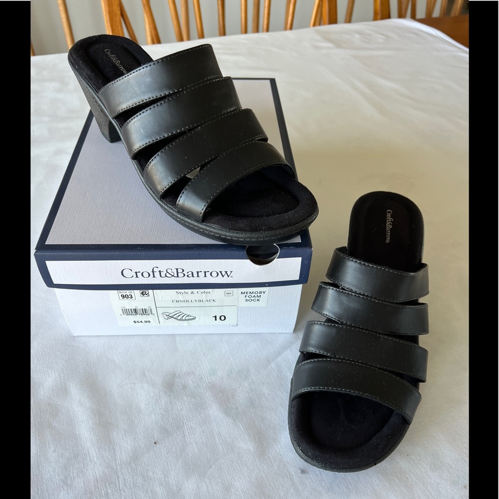Croft & Barrow women’s black sandals, size 10
